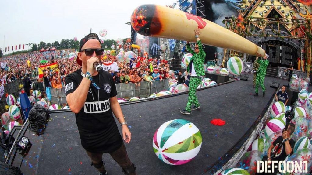 Opblaasbare bal - Publi air- Q-dance crowd balls inflatables- Festical - Defqon