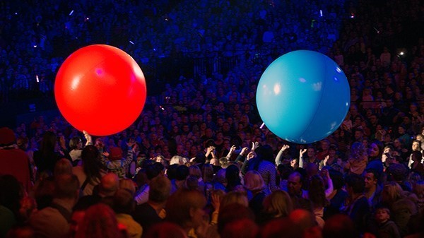 opblaasbare-crowdball-studio100-sintshow-inflatable-BE-Publi air