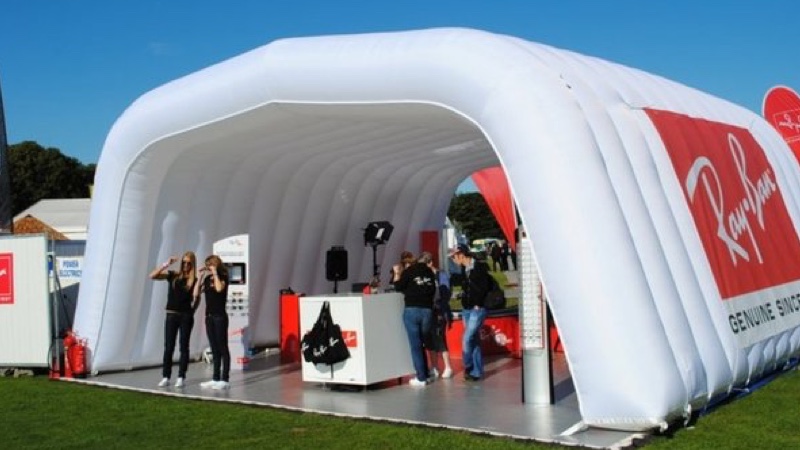 Opblaasbare stand inflatable stand - Rayban - Publiair