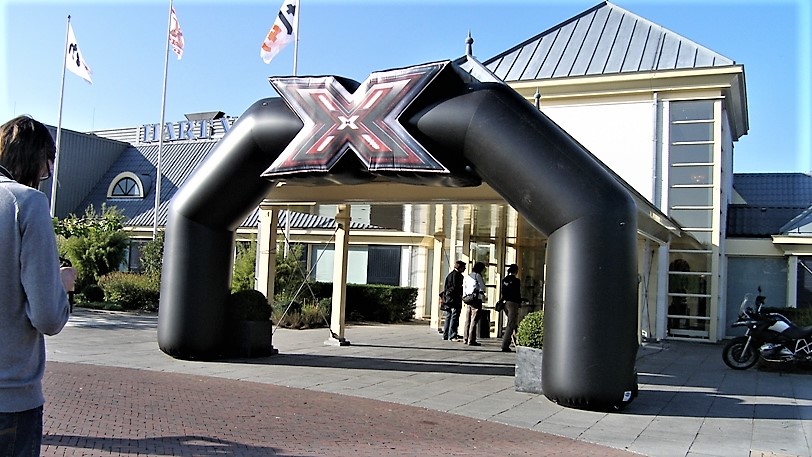 Opblaasbare toegangsboog - Publiair voor X-factor Talpa start finish boog inflatable entrance arch