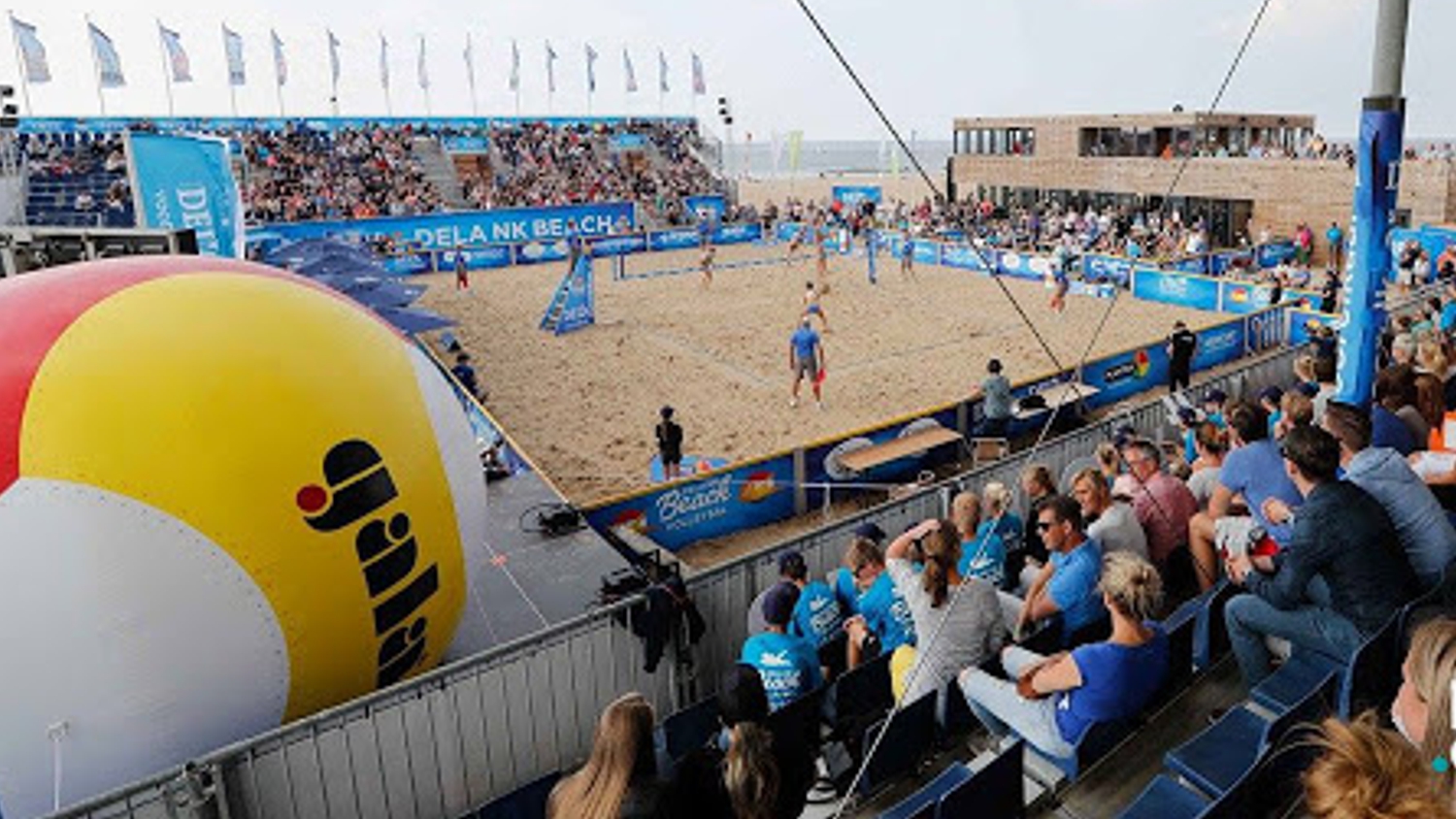 Gala opblaasbare volleybal sportmarketing beach volleyball tournooi – Publiair