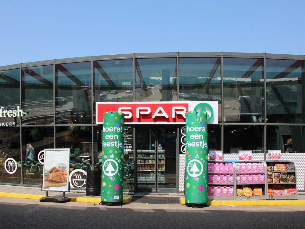 Spar-supermarkt-gevelaankleding-opening-retail