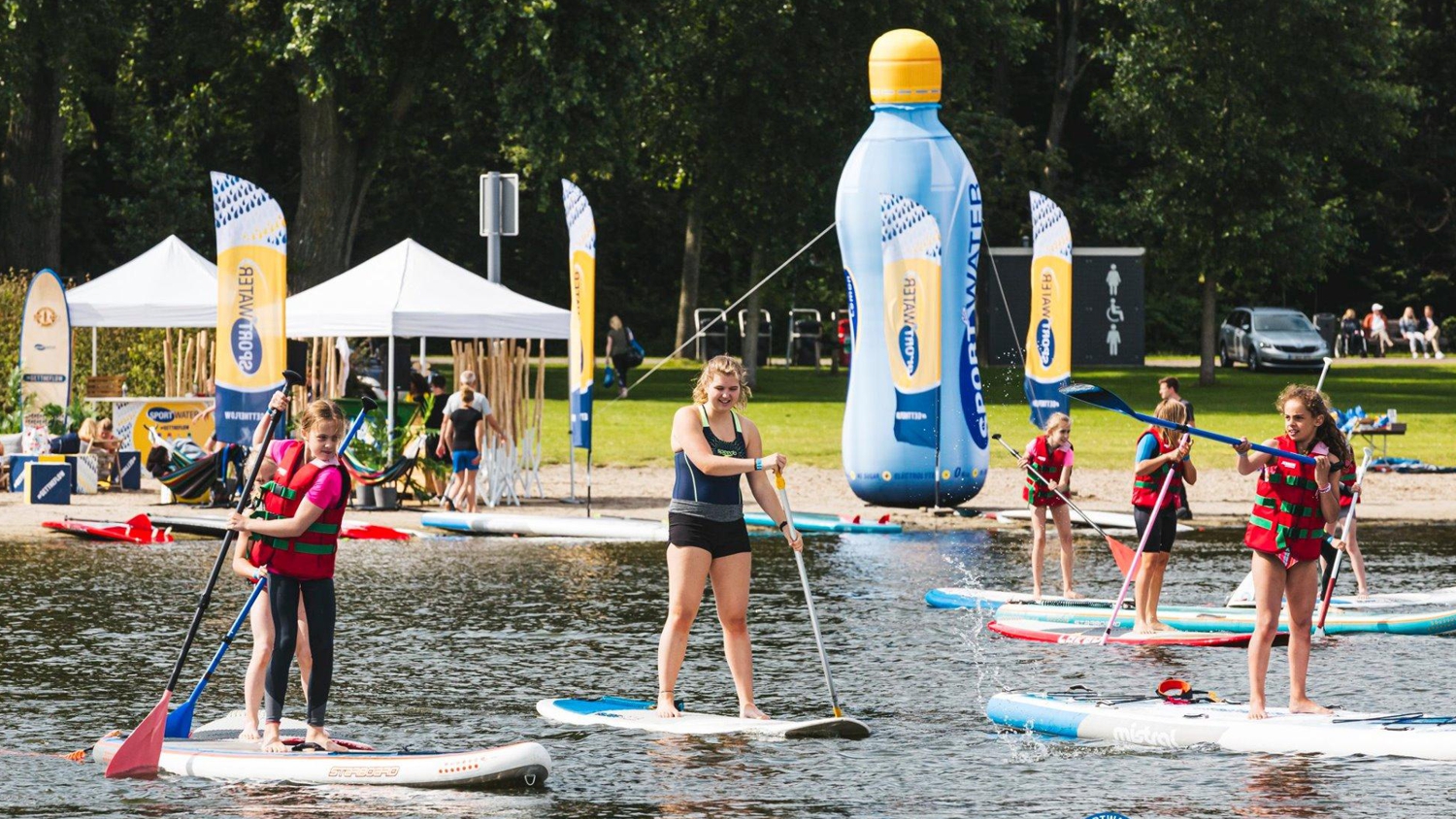 Sportwater AA-drink opblaasbare fles sportmarketing – Publiair