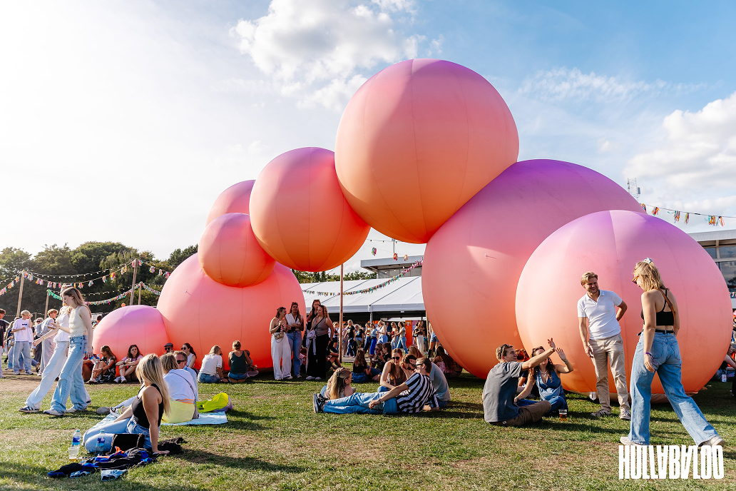 Crowdpleaser: Een inflatable paviljoen voor 4PM!